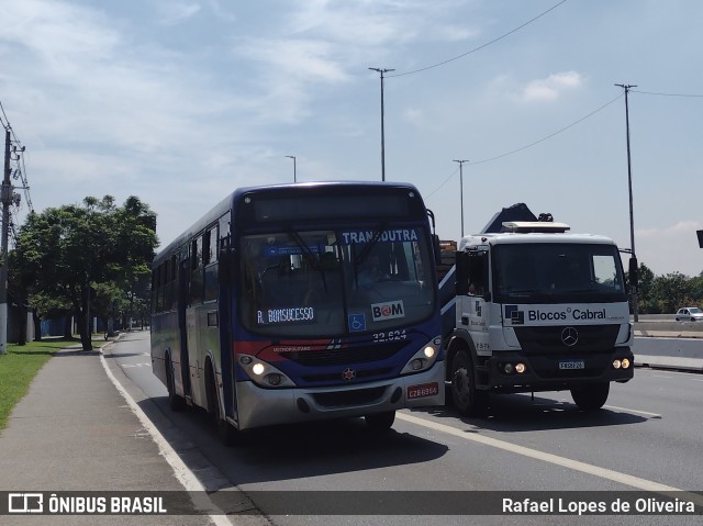 Viação Transdutra 32.624 na cidade de São Paulo, São Paulo, Brasil, por Rafael Lopes de Oliveira. Número da foto: #9633348.