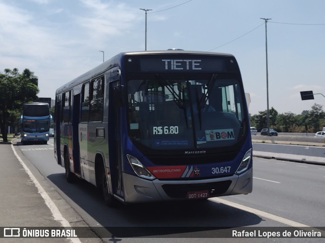 Empresa de Ônibus Vila Galvão 30.647 na cidade de São Paulo, São Paulo, Brasil, por Rafael Lopes de Oliveira. Número da foto: #9633431.