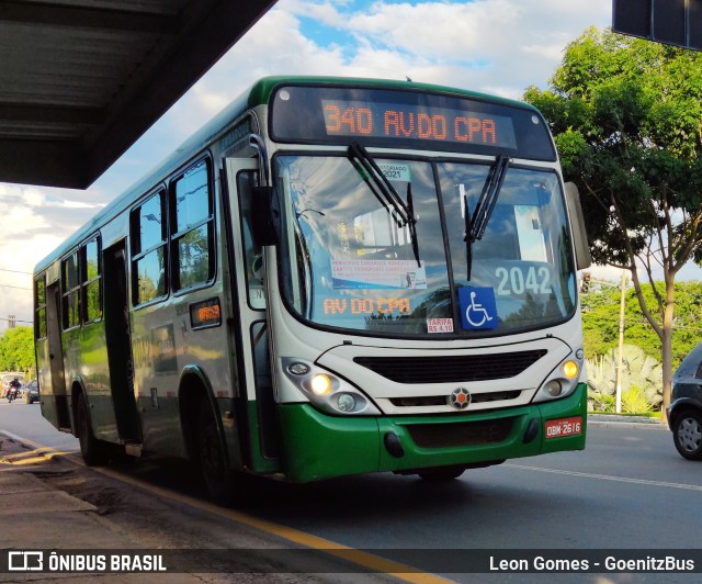 Rápido Cuiabá Transporte Urbano 2042 na cidade de Cuiabá, Mato Grosso, Brasil, por Leon Gomes. Número da foto: #9635457.