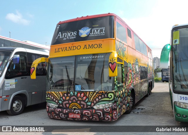 Ônibus Particulares 4000 na cidade de São Paulo, São Paulo, Brasil, por Gabriel Hideki. Número da foto: #9640821.