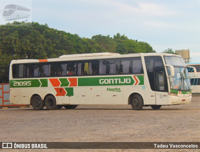 Empresa Gontijo de Transportes 21095 na cidade de Vitória da Conquista, Bahia, Brasil, por Tadeu Vasconcelos. ID da foto: 9641110.