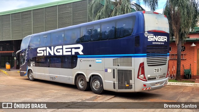 Expreso Singer 787 na cidade de Puerto Iguazú, Iguazú, Misiones, Argentina, por Brenno Santos. Número da foto: #10436067.