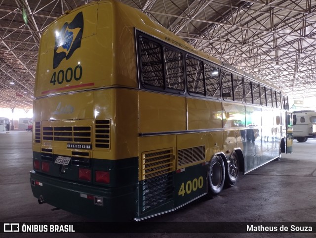 Ônibus Particulares 4000 na cidade de Brasília, Distrito Federal, Brasil, por Matheus de Souza. Número da foto: #10436697.