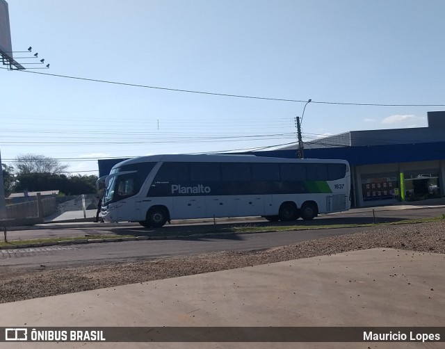 Planalto Transportes 1637 na cidade de Santiago, Rio Grande do Sul, Brasil, por Mauricio Lopes. ID da foto: 10464254.