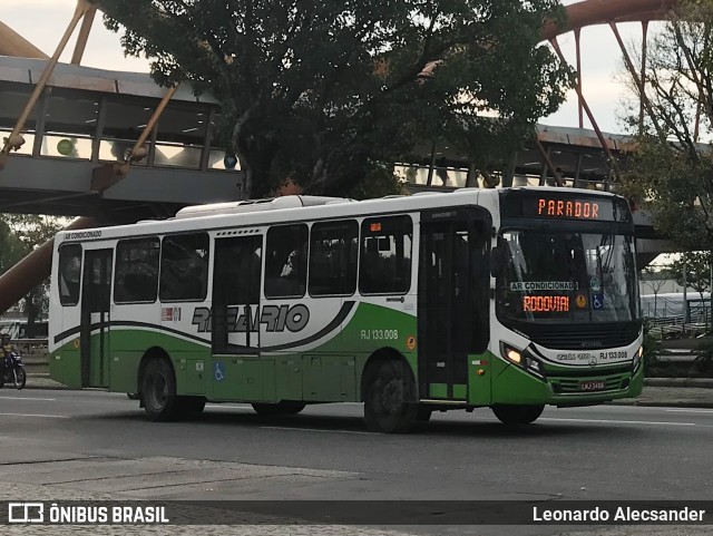 Expresso Real Rio RJ 133.008 na cidade de Rio de Janeiro, Rio de Janeiro, Brasil, por Leonardo Alecsander. ID da foto: 10469348.