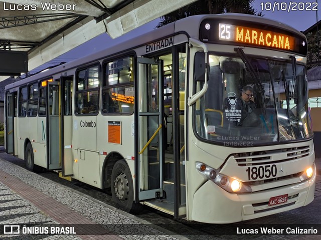 Viação Santo Ângelo 18050 na cidade de Curitiba, Paraná, Brasil, por Lucas Weber Calizario. ID da foto: 10471918.