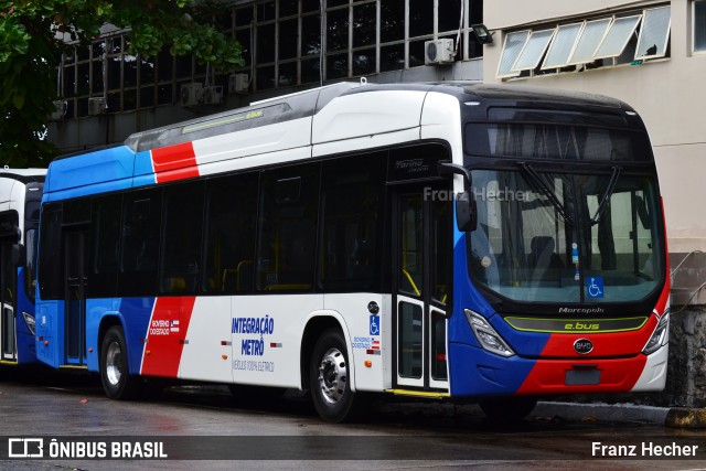 Governo do Estado da Bahia e-Bus na cidade de Salvador, Bahia, Brasil, por Franz Hecher. ID da foto: 10474381.