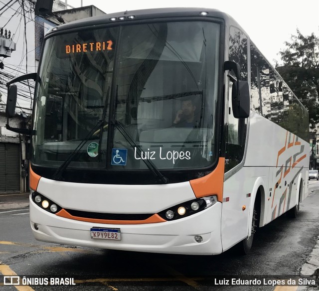 Triauto 1380 na cidade de Niterói, Rio de Janeiro, Brasil, por Luiz Eduardo Lopes da Silva. ID da foto: 10475451.