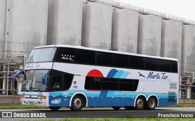 Marta Tur Turismo 1303 na cidade de Ponta Grossa, Paraná, Brasil, por Francisco Ivano. ID da foto: 10477826.