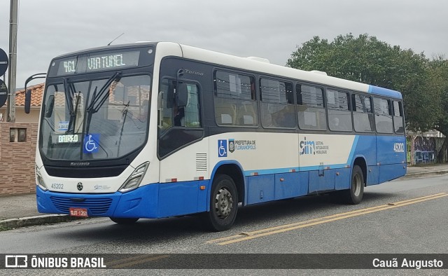 Insular Transportes Coletivos 45202 na cidade de Florianópolis, Santa Catarina, Brasil, por Cauã Augusto. Número da foto: #10478637.