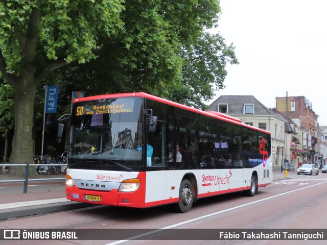 Syntus Utrecht 1640 na cidade de Utrecht, Utrecht, Países Baixos, por Fábio Takahashi Tanniguchi. Número da foto: #10479942.