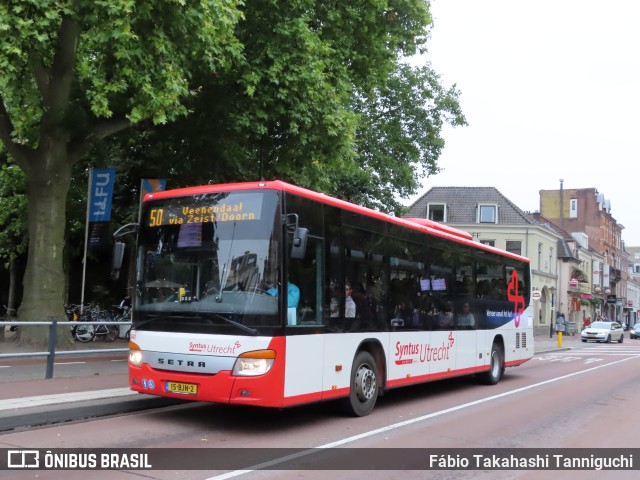 Syntus Utrecht 1640 na cidade de Utrecht, Utrecht, Países Baixos, por Fábio Takahashi Tanniguchi. ID da foto: 10479942.