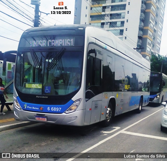 Transwolff Transportes e Turismo 6 6897 na cidade de São Paulo, São Paulo, Brasil, por Lucas Santos da Silva. Número da foto: #10480053.