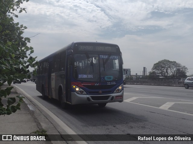 Viação Transdutra 32.625 na cidade de Guarulhos, São Paulo, Brasil, por Rafael Lopes de Oliveira. Número da foto: #10484473.
