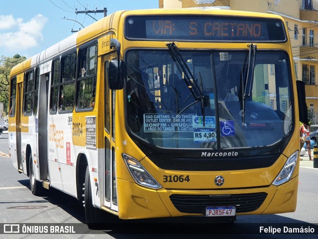 Plataforma Transportes 31064 na cidade de Salvador, Bahia, Brasil, por Felipe Damásio. Número da foto: #10481876.