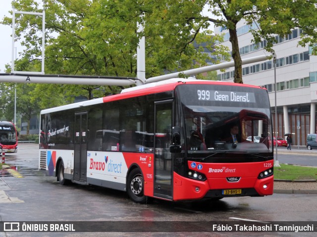 Hermes 1235 na cidade de Eindhoven, North Brabant, Países Baixos, por Fábio Takahashi Tanniguchi. Número da foto: #10487253.