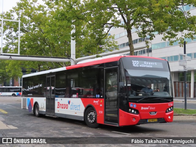 Hermes 1258 na cidade de Eindhoven, North Brabant, Países Baixos, por Fábio Takahashi Tanniguchi. Número da foto: #10487225.