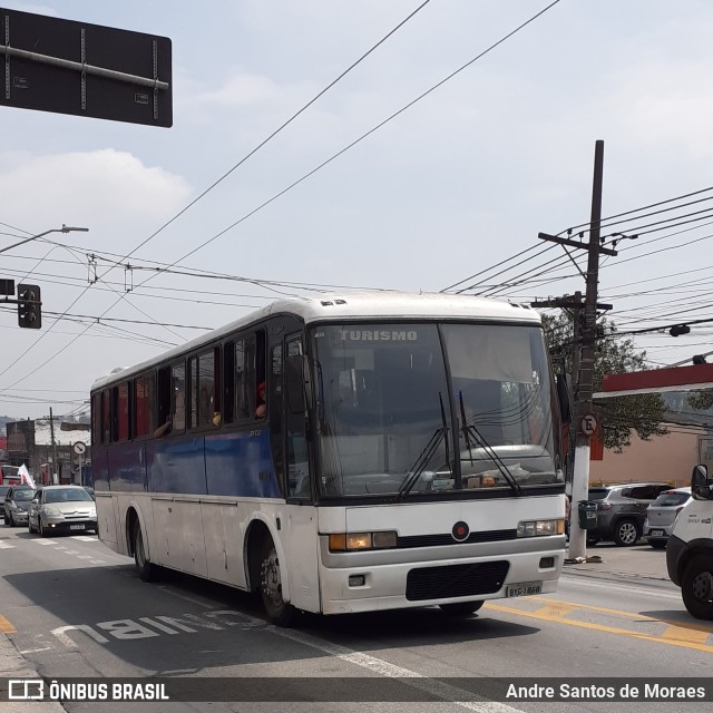 Ônibus Particulares 5016 na cidade de São Paulo, São Paulo, Brasil, por Andre Santos de Moraes. Número da foto: #10487372.