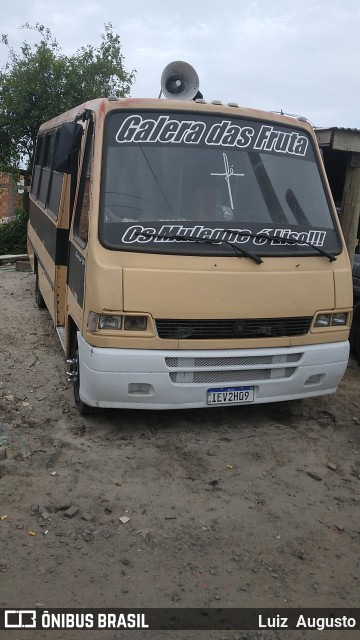Ônibus Particulares 709 na cidade de Capão da Canoa, Rio Grande do Sul, Brasil, por Luiz  Augusto. Número da foto: #10485252.