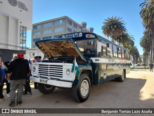 Buses Verde Mar 160 na cidade de Valparaíso, Valparaíso, Valparaíso, Chile, por Benjamín Tomás Lazo Acuña. ID da foto: 10490858.