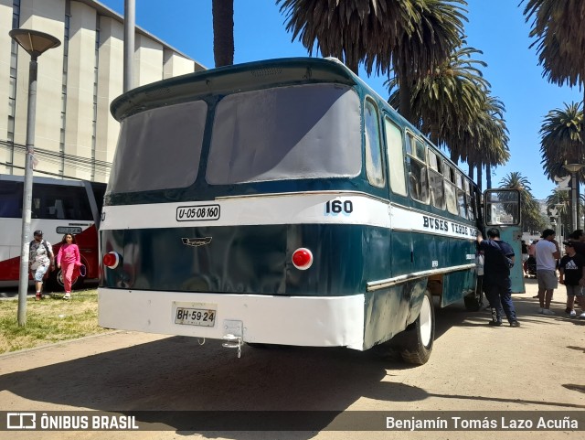 Buses Verde Mar 160 na cidade de Valparaíso, Valparaíso, Valparaíso, Chile, por Benjamín Tomás Lazo Acuña. ID da foto: 10490887.