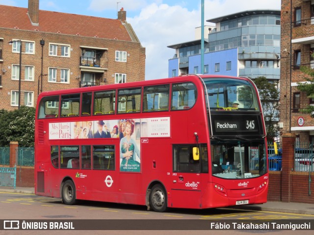 Abellio London Bus Company 2453 na cidade de London, Greater London, Inglaterra, por Fábio Takahashi Tanniguchi. Número da foto: #10493549.