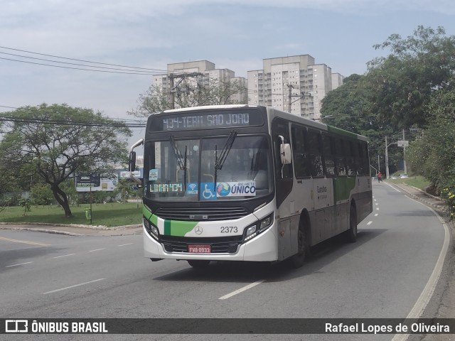 Empresa de Ônibus Vila Galvão 2373 na cidade de Guarulhos, São Paulo, Brasil, por Rafael Lopes de Oliveira. ID da foto: 10491330.