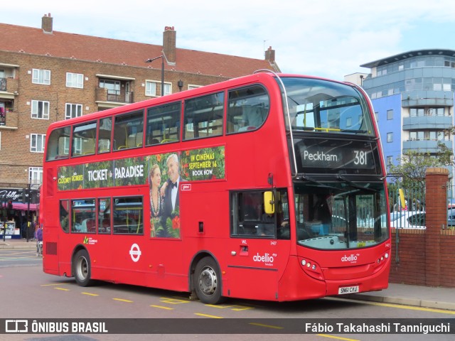 Abellio London Bus Company 2427 na cidade de London, Greater London, Inglaterra, por Fábio Takahashi Tanniguchi. Número da foto: #10493541.