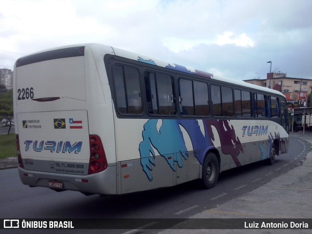 Turim Transportes e Serviços 2266 na cidade de Salvador, Bahia, Brasil, por Luiz Antonio Doria. ID da foto: 10438250.