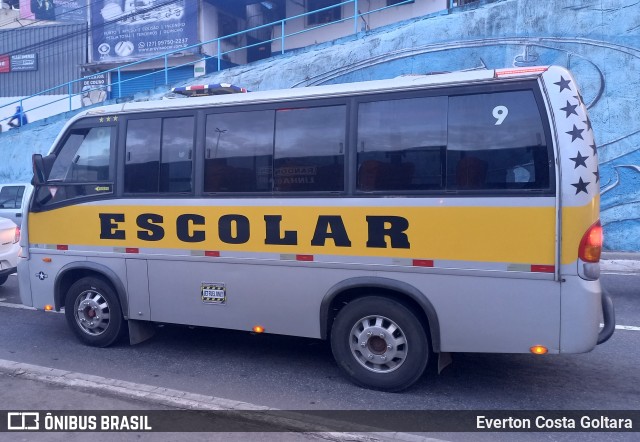 Escolares AKY4B12 na cidade de Cariacica, Espírito Santo, Brasil, por Everton Costa Goltara. Número da foto: #10498424.