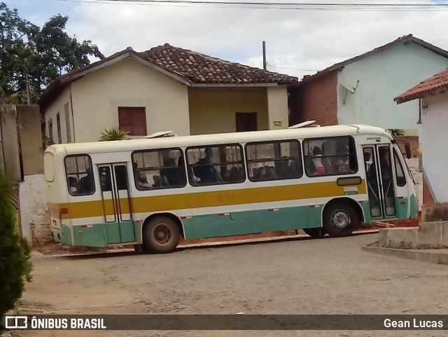 Transporte Matos 807 na cidade de Ataléia, Minas Gerais, Brasil, por Gean Lucas. ID da foto: 10498253.