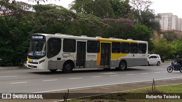 Viação Campo dos Ouros 3228 na cidade de Guarulhos, São Paulo, Brasil, por Roberto Teixeira. ID da foto: 10499095.