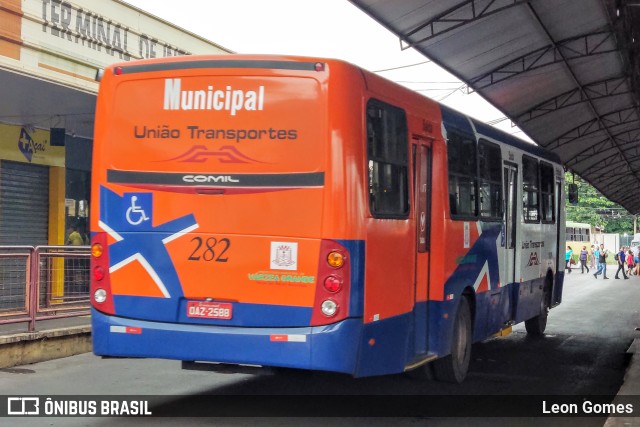 União Transportes 282 na cidade de Várzea Grande, Mato Grosso, Brasil, por Leon Gomes. Número da foto: #10497179.