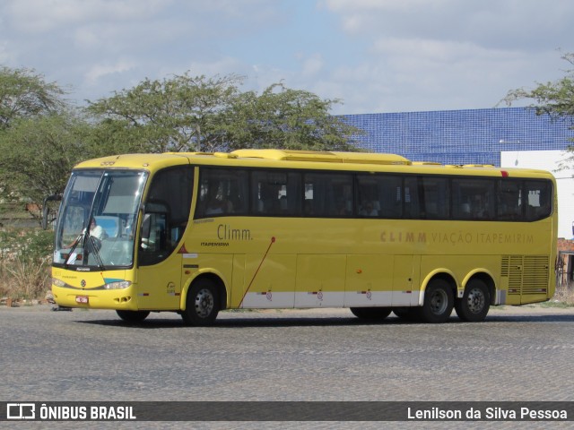 Viação Itapemirim 8835 na cidade de Caruaru, Pernambuco, Brasil, por Lenilson da Silva Pessoa. Número da foto: #10497917.
