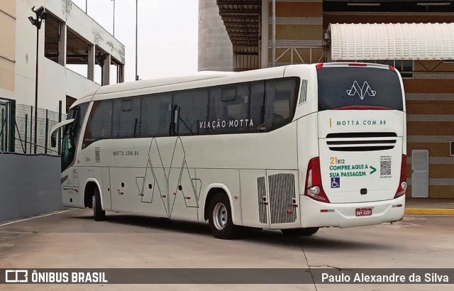 Viação Motta 21812 na cidade de Betim, Minas Gerais, Brasil, por Paulo Alexandre da Silva. Número da foto: #10503371.