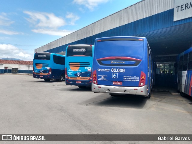 Empresa de Ônibus Pássaro Marron 82.009 na cidade de Caraguatatuba, São Paulo, Brasil, por Gabriel Garves. Número da foto: #10506336.