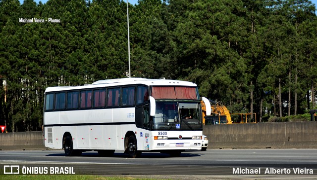 Ônibus Particulares 8500 na cidade de Barueri, São Paulo, Brasil, por Michael  Alberto Vieira. ID da foto: 10507945.