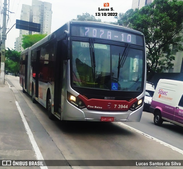 Viação Metrópole Paulista - Zona Sul 7 3944 na cidade de São Paulo, São Paulo, Brasil, por Lucas Santos da Silva. Número da foto: #10507933.