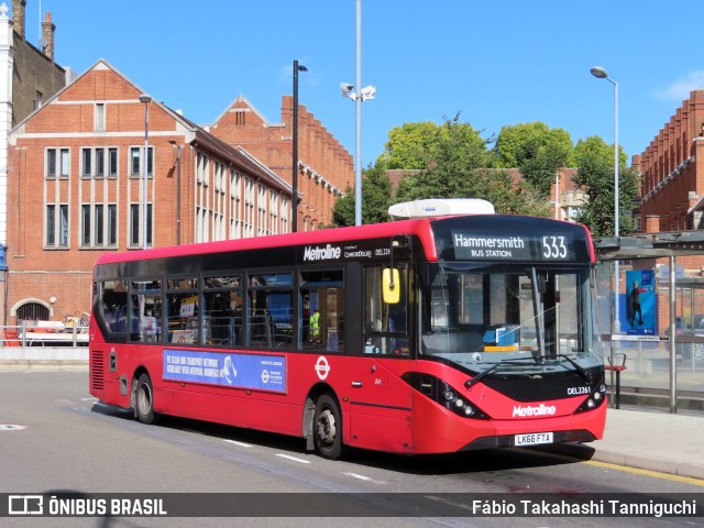 Metroline DEL2261 na cidade de London, Greater London, Inglaterra, por Fábio Takahashi Tanniguchi. Número da foto: #10509816.