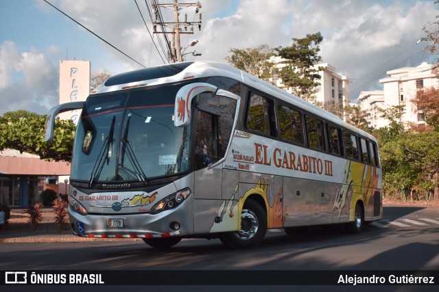 Transportes Jacó Garabito III na cidade de Jacó, Garabito, Puntarenas, Costa Rica, por Alejandro Gutiérrez. ID da foto: 10510984.