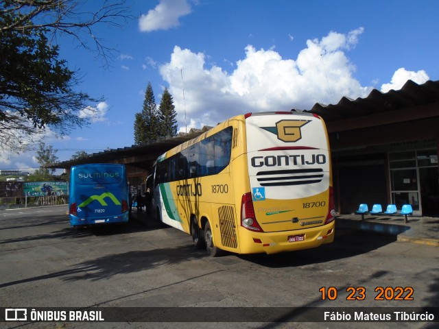 Empresa Gontijo de Transportes 18700 na cidade de Três Corações, Minas Gerais, Brasil, por Fábio Mateus Tibúrcio. ID da foto: 10514150.