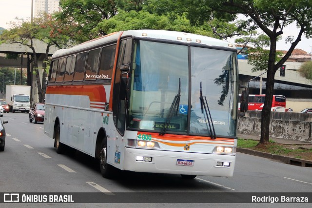 Ônibus Particulares 4000 na cidade de Belo Horizonte, Minas Gerais, Brasil, por Rodrigo Barraza. ID da foto: 10514611.