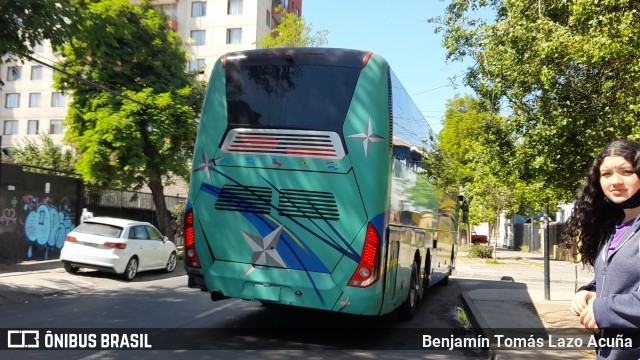 Autobuses sin identificación - Chile SERVITTOUR na cidade de Santiago, Santiago, Metropolitana de Santiago, Chile, por Benjamín Tomás Lazo Acuña. Número da foto: #10515522.