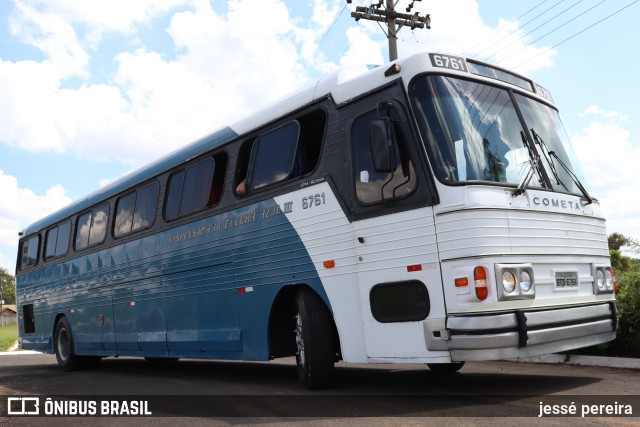 Ônibus Particulares 6761 na cidade de Santa Rita do Passa Quatro, São Paulo, Brasil, por jessé pereira. ID da foto: 10513901.