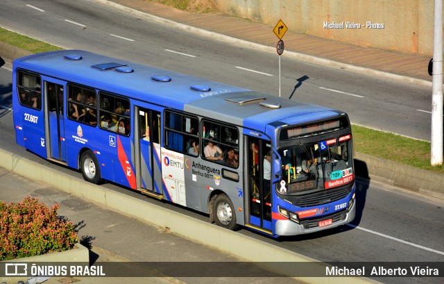 BBTT - Benfica Barueri Transporte e Turismo 27.607 na cidade de Barueri, São Paulo, Brasil, por Michael  Alberto Vieira. ID da foto: 10518776.