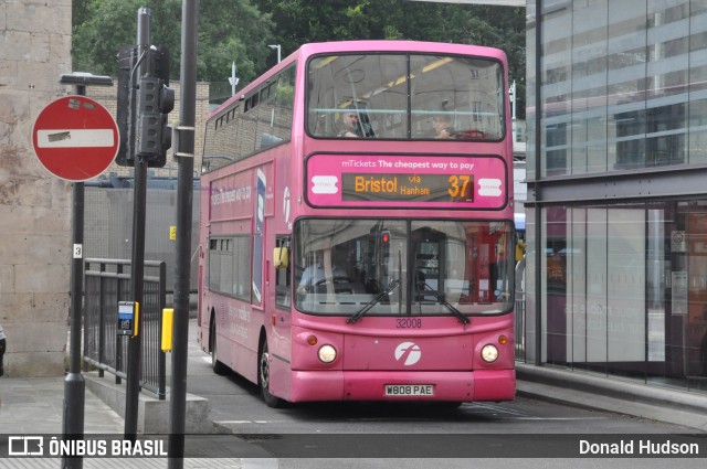 First West of England 32008 na cidade de Bath, Somerset, Inglaterra, por Donald Hudson. Número da foto: #10440710.