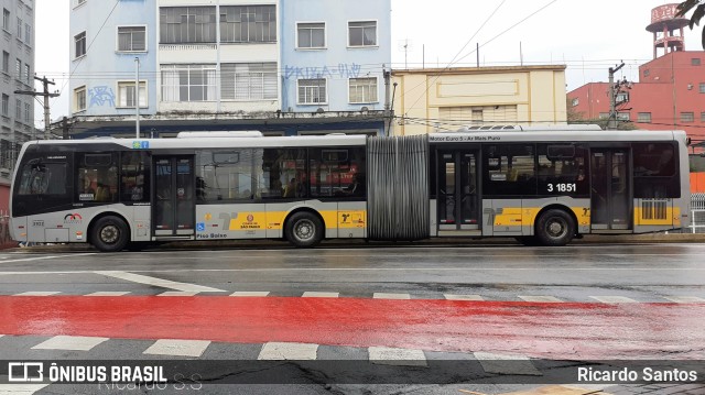 Viação Metrópole Paulista - Zona Leste 3 1851 na cidade de São Paulo, São Paulo, Brasil, por Ricardo Santos. ID da foto: 10441684.