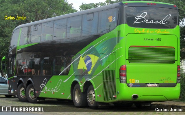 Ônibus Particulares 1823 na cidade de Caldas Novas, Goiás, Brasil, por Carlos Júnior. Número da foto: #10525836.