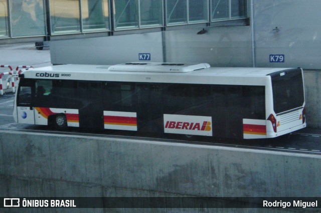 Iberia - Líneas Aéreas de España 12274 na cidade de Madrid, Madrid, Madrid, Espanha, por Rodrigo Miguel. Número da foto: #10527997.