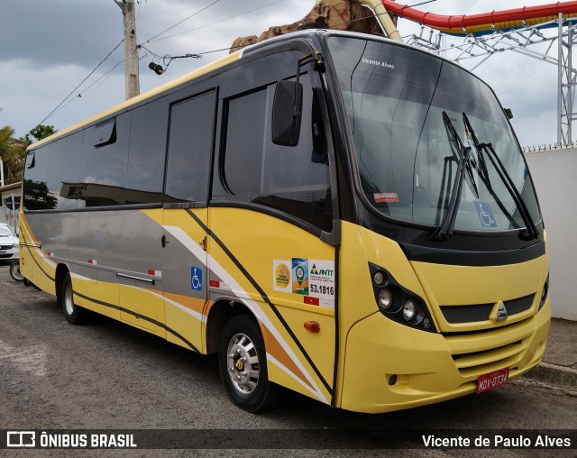 Ônibus Particulares 0734 na cidade de Caldas Novas, Goiás, Brasil, por Vicente de Paulo Alves. Número da foto: #10529071.